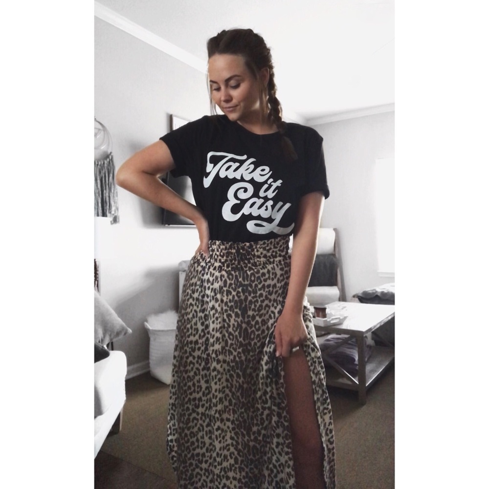 Take It Easy Graphic Tee - Picture 3 of 3